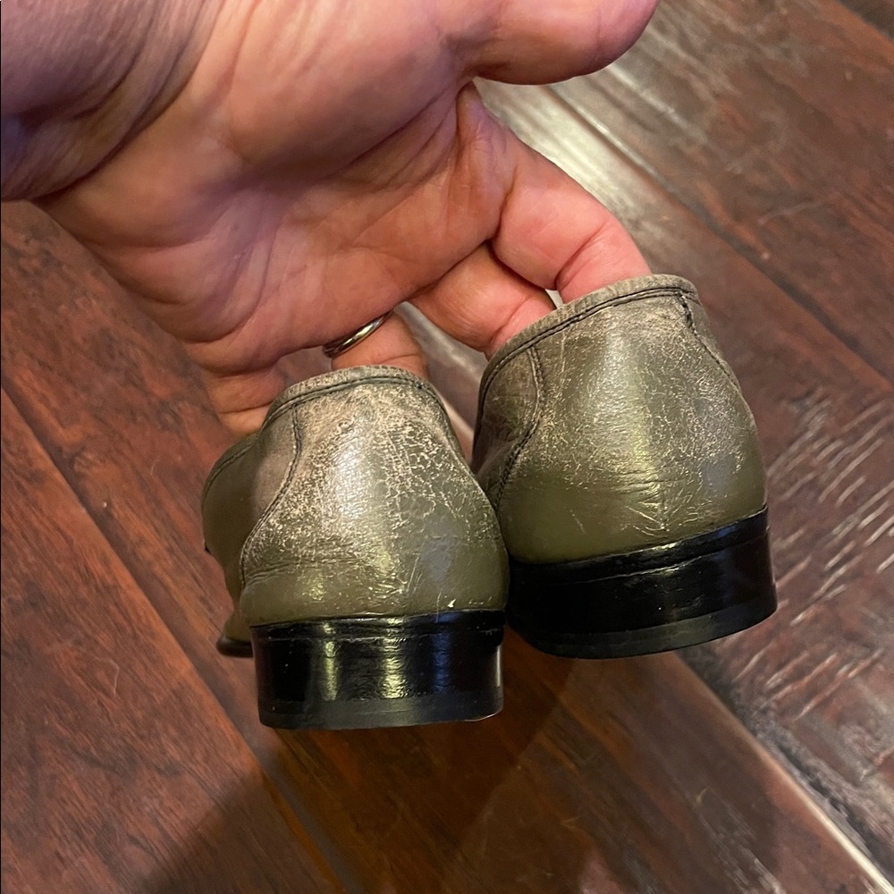 Lorenzo Banfi Classic Olive Leather Loafers - Picture 6 of 6